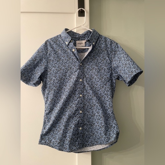 Men's Blue Floral Print Collar Short Sleeve Button Down Shirt - Picture 2 of 5